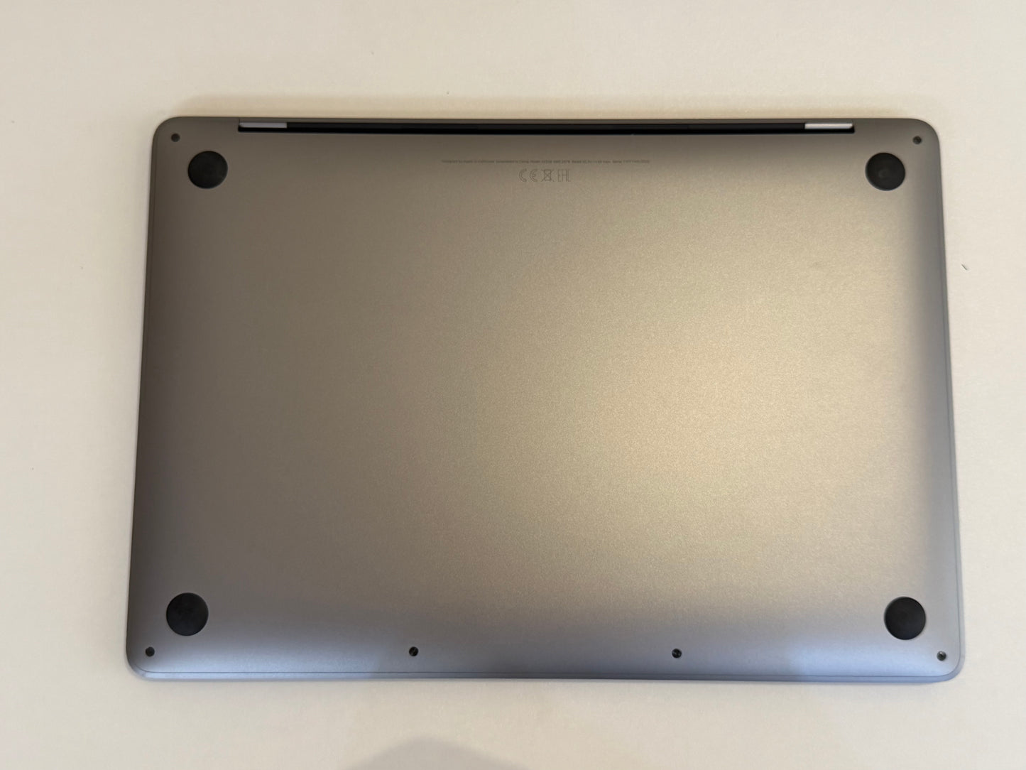 MacBook Pro (2020) M1 [13,3", Touch Bar, Apple M1 3,2GHz, 8GB RAM, 256GB SSD, Apple 8 Core, macOS] Grigio