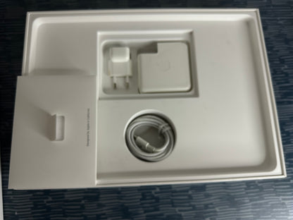 MacBook Pro (2018) [13,3", Touch Bar, Intel Core i5 2,3GHz, 8GB RAM, 256GB SSD, Intel Iris Plus Graphics 655, macOS] grigio