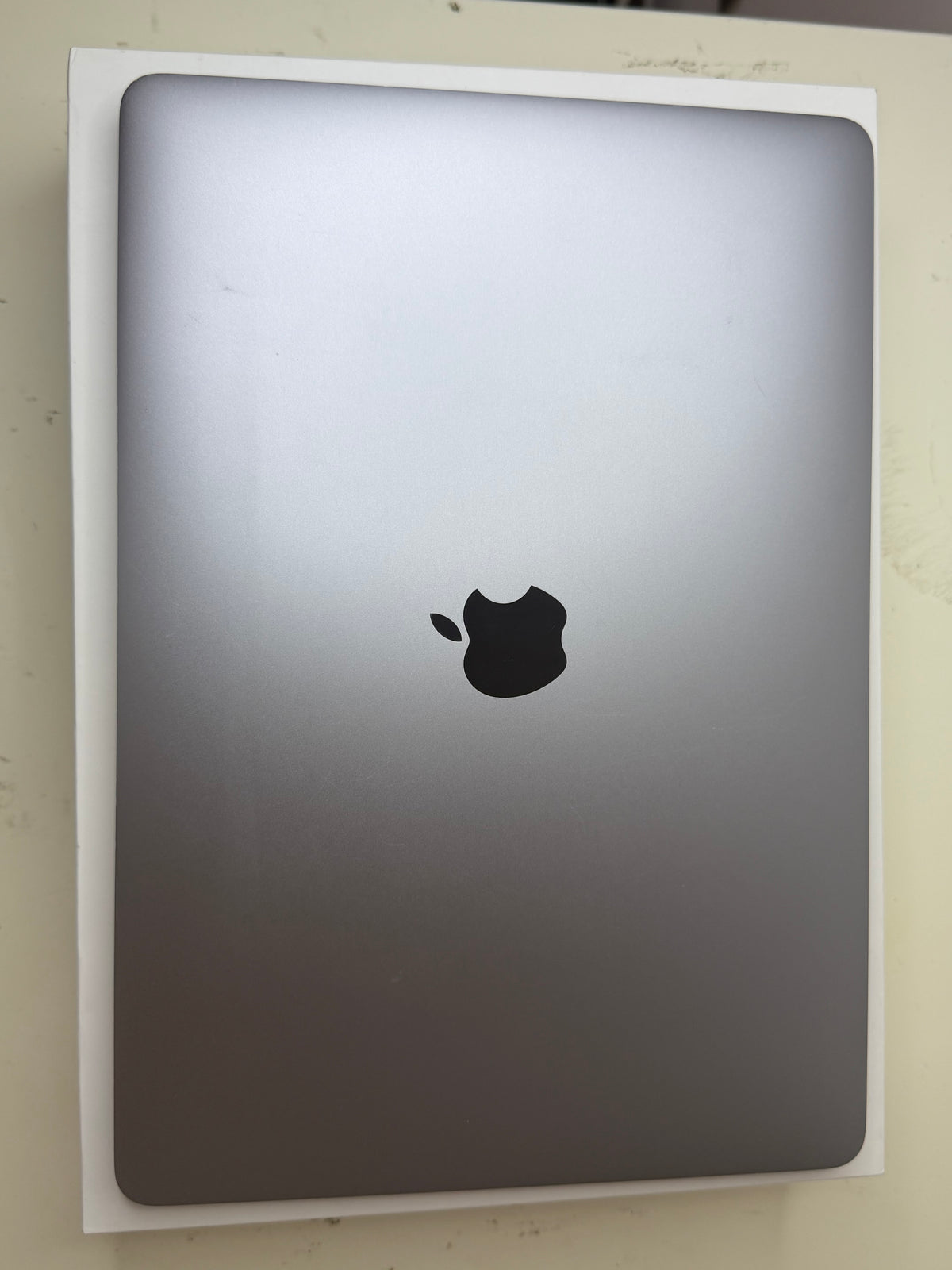 MacBook Pro (2017) [13,3", Touch Bar, Intel Core i5 3,1GHz, 8GB RAM, 256GB SSD, Intel Iris Plus Graphics 650, macOS] grigio