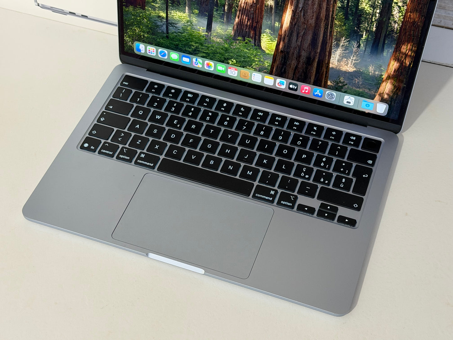 MacBook Air (2025) [13,6'', M4 8-Core, 16GB RAM, 256GB SSD, 8-Core GPU, macOS] argento