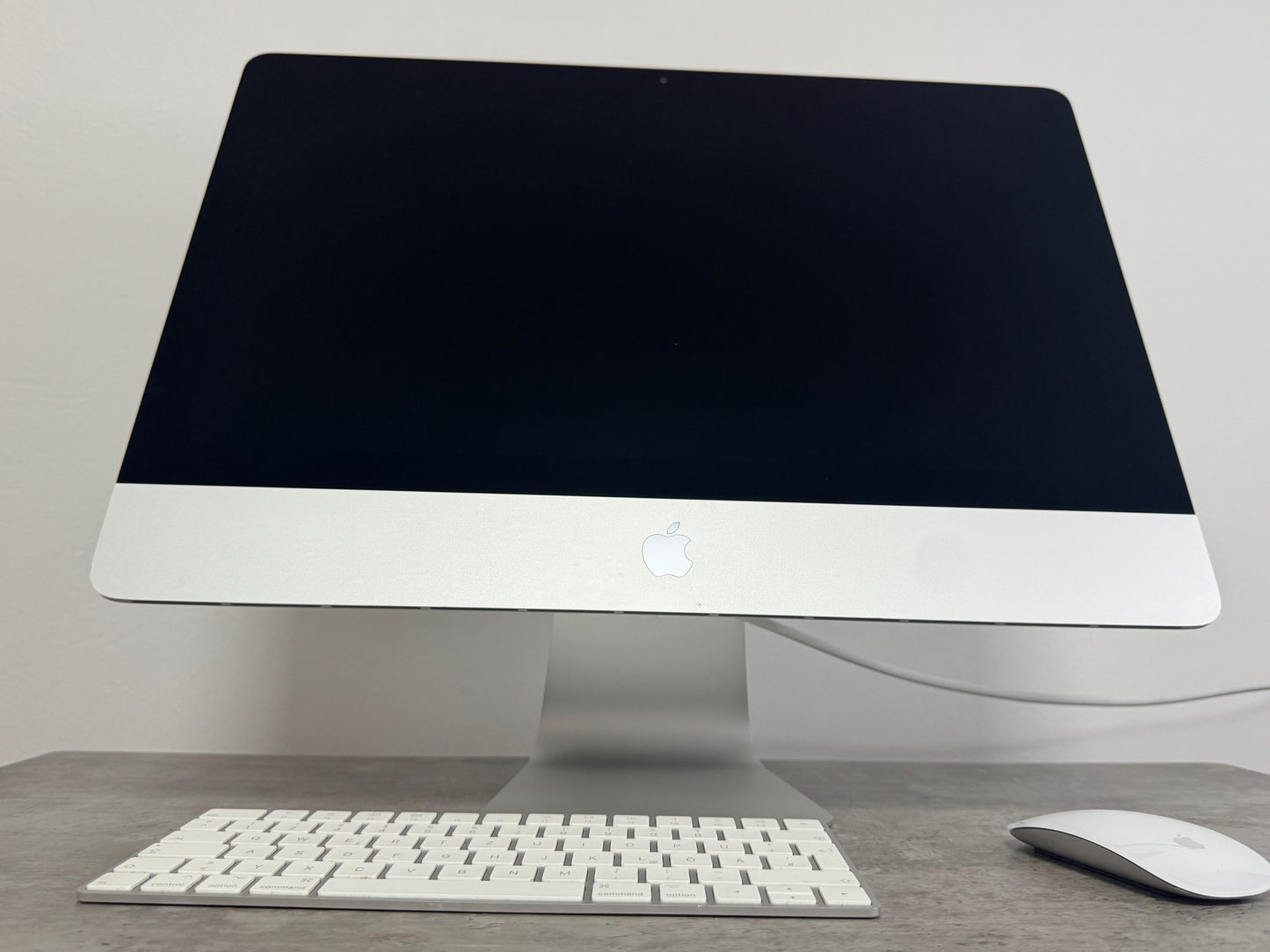 iMac (Mid 2017) [21,5", 4K, Retina, Intel Core i5 3,4GHz, 8GB RAM, 1TB Fusion Drive, AMD Radeon Pr0 560, macOS] argento