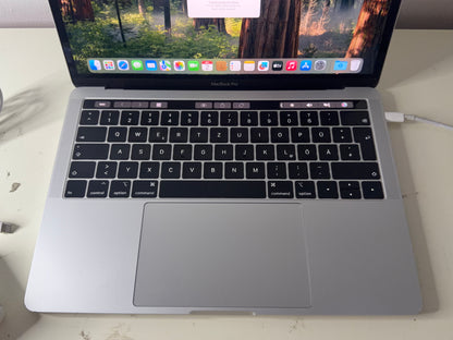 MacBook Pro (2019) [13,3", Touch Bar, Intel Core i5 2,4GHz, 16GB RAM, 512GB SSD, Intel Iris Plus Graphics 655, Mac OS X] Grigio
