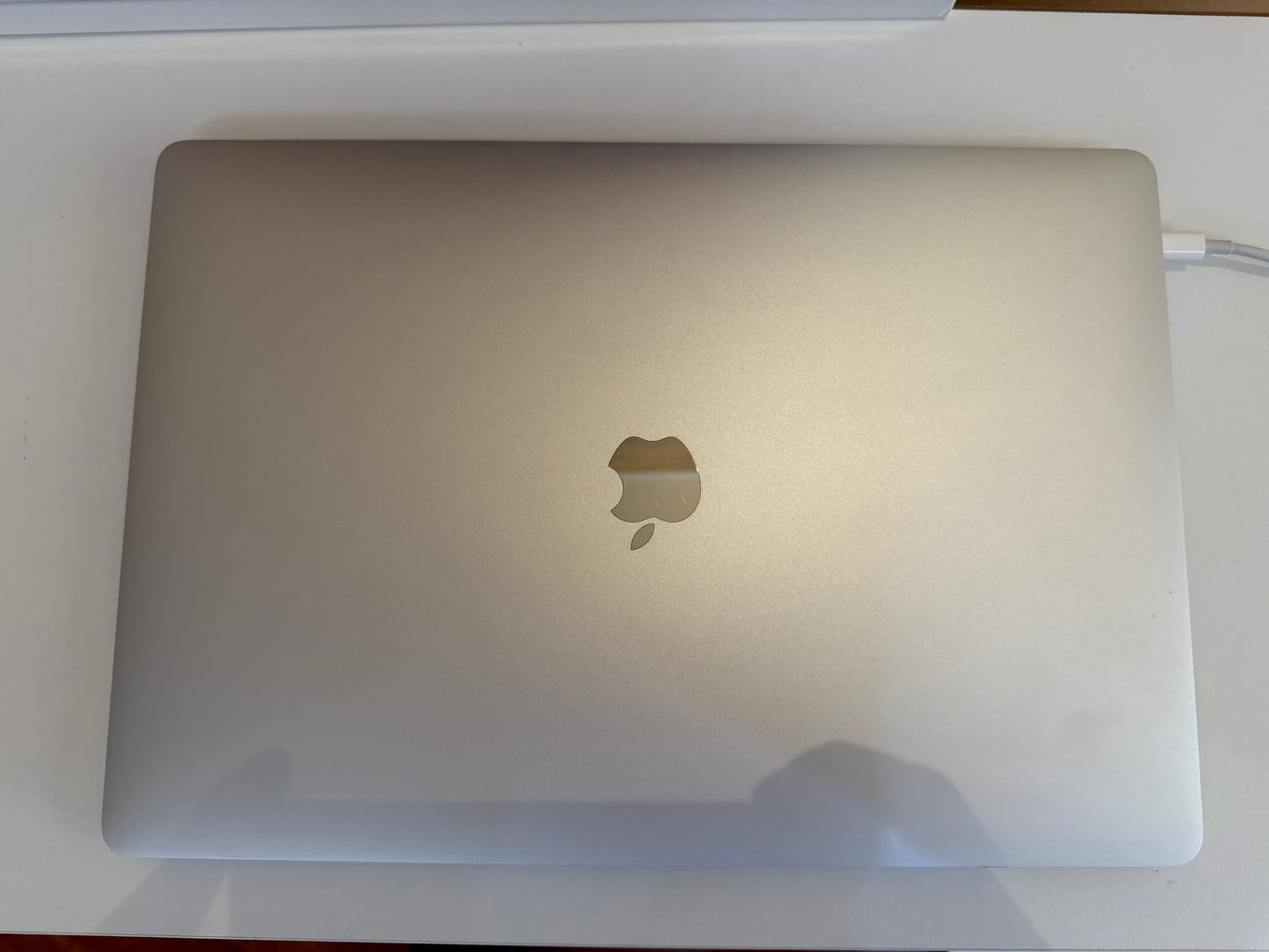MacBook Pro (2019) [16", Touch Bar, Intel Core i7 2,6GHz, 16GB RAM, 512GB SSD, Intel UHD Graphics 630 + AMD Radeon Pro 5300M, Mac OS] argento