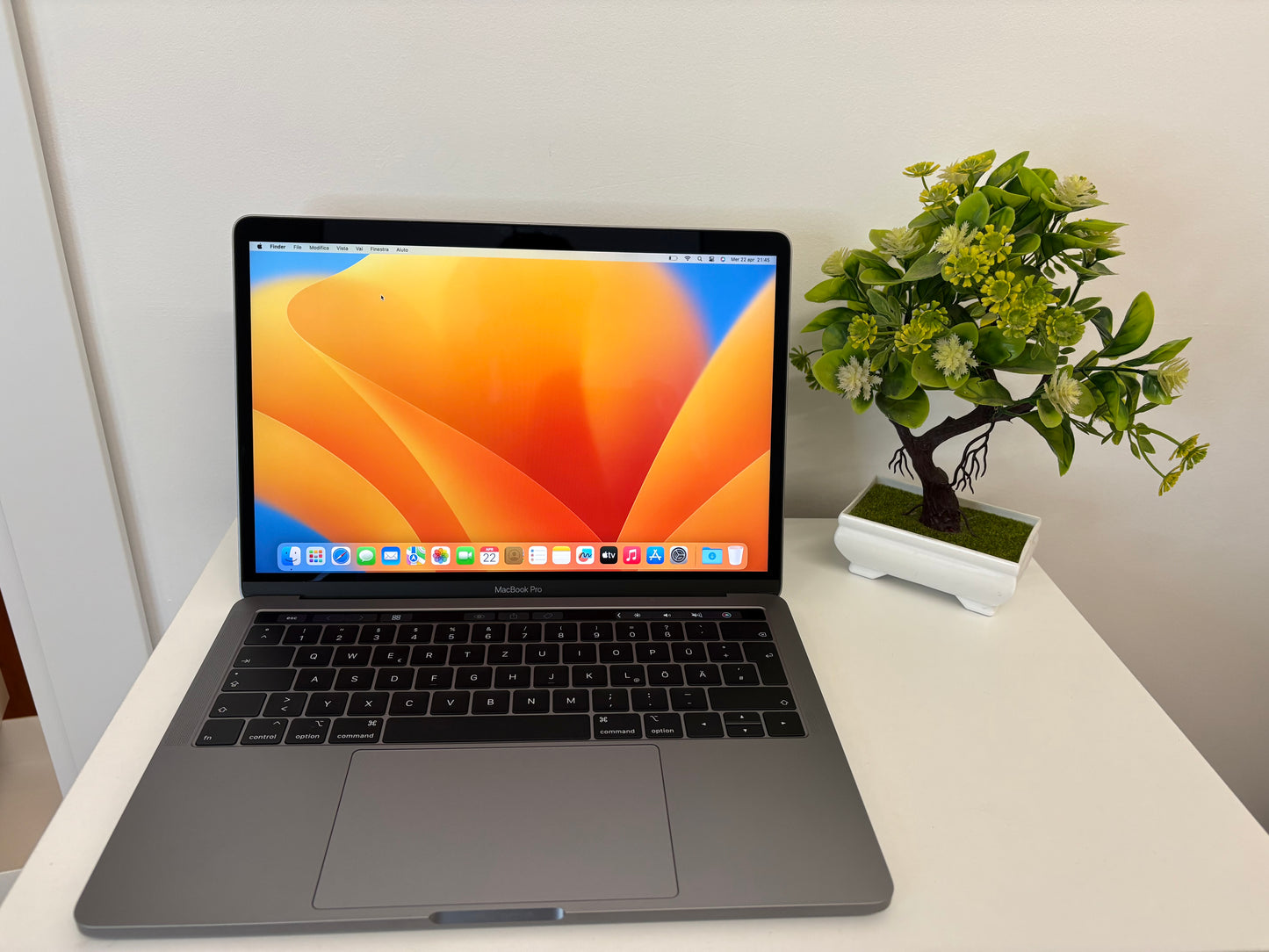 MacBook Pro (2018) [13,3", Touch Bar, Intel Core i7 2,7GHz, 16GB RAM, 512GB SSD, Intel Iris Graphics 655, macOS] Grigio