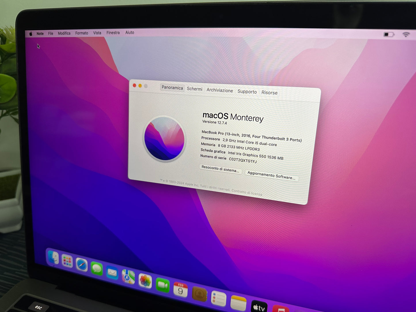 MacBook Pro (Late 2016) [13,3", Touch Bar, Intel Core i5 2,9GHz, 8GB RAM, 256GB SSD, Intel Iris Graphics 550, macOS] Grigio