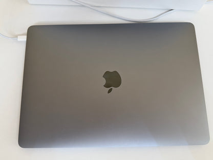 MacBook Pro (2017) [13,3", Intel Core i5 2,3GHz, 8GB RAM, 256GB SSD, Intel Iris Plus Graphics 640, macOS] Grigio