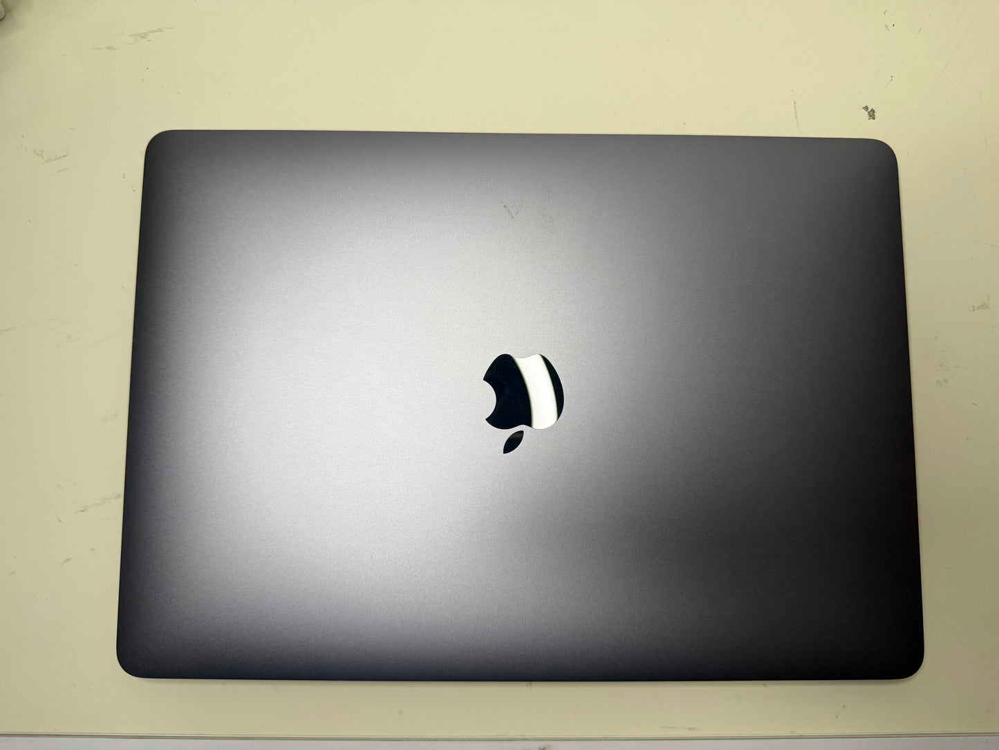 MacBook Pro (2017) [13,3", Touch Bar, Intel Core i5 3,1GHz, 8GB RAM, 256GB SSD, Intel Iris Plus Graphics 650, macOS] Grigio