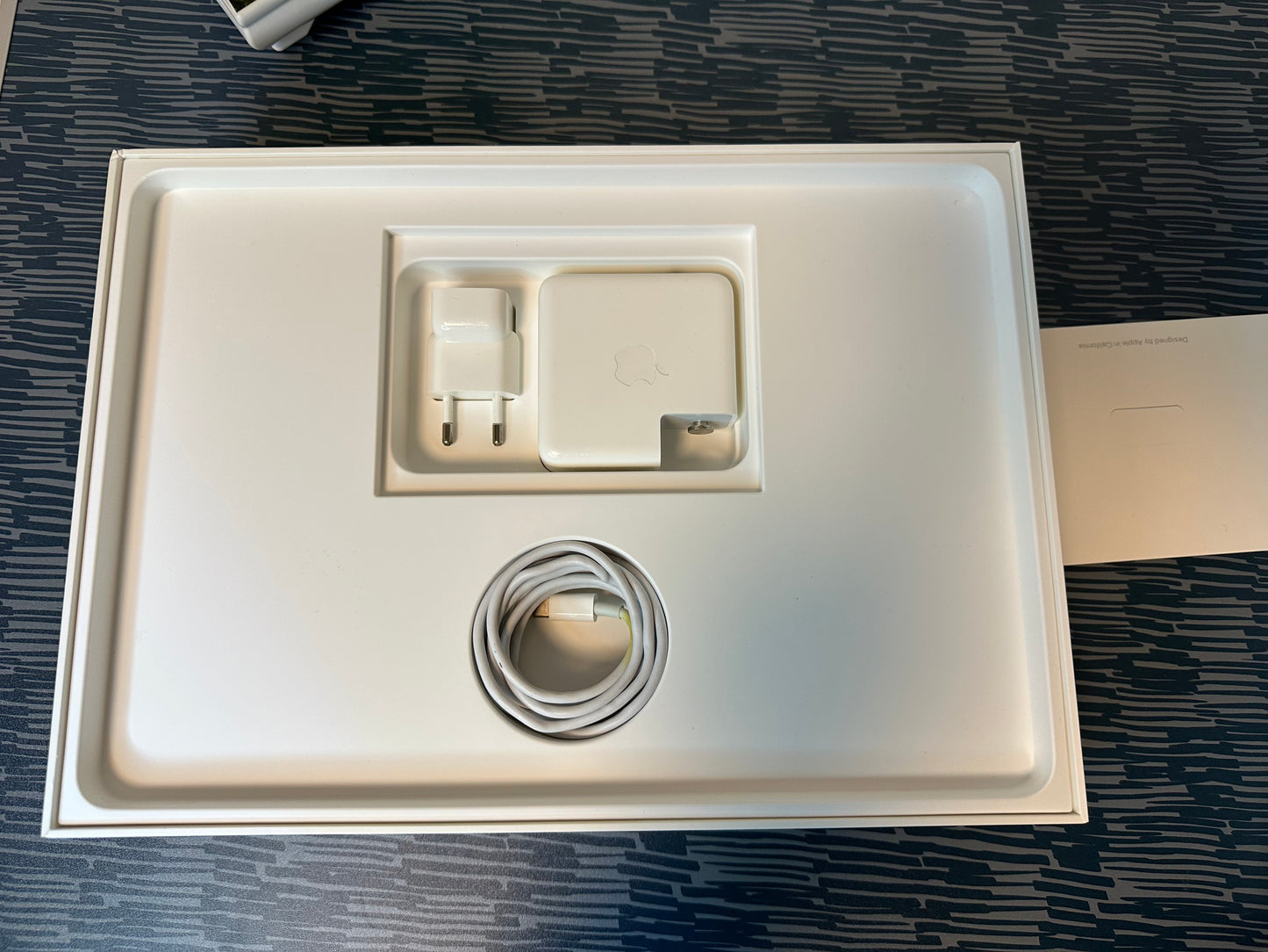 MacBook Pro (2017) [13,3", Intel Core i5 2,3GHz, 8GB RAM, 128GB SSD, Intel Iris Plus Graphics 640, macOS] Grigio