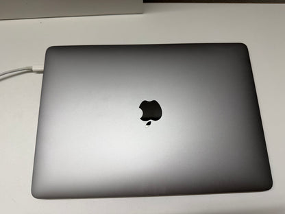 MacBook Pro (2017) [13,3", Intel Core i5 3,1GHz 16GB RAM, 256GB SSD, Intel Iris Plus Graphics 640, macOS] Grigio