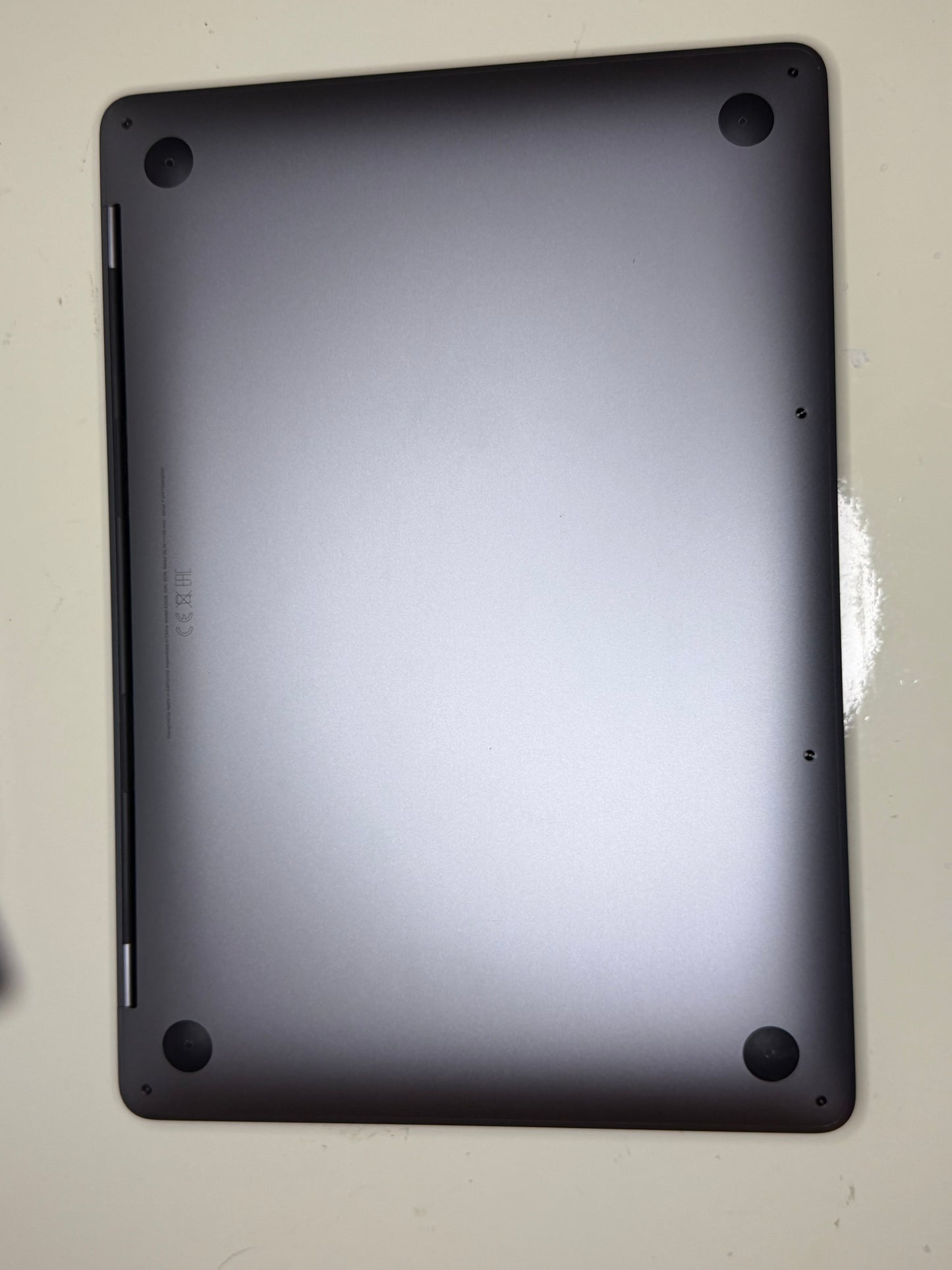 MacBook Pro (2020) M1 [13,3", Touch Bar, Apple M1 3,2GHz, 16GB RAM, 256GB SSD, Apple 8-Core, macOS] Grigio