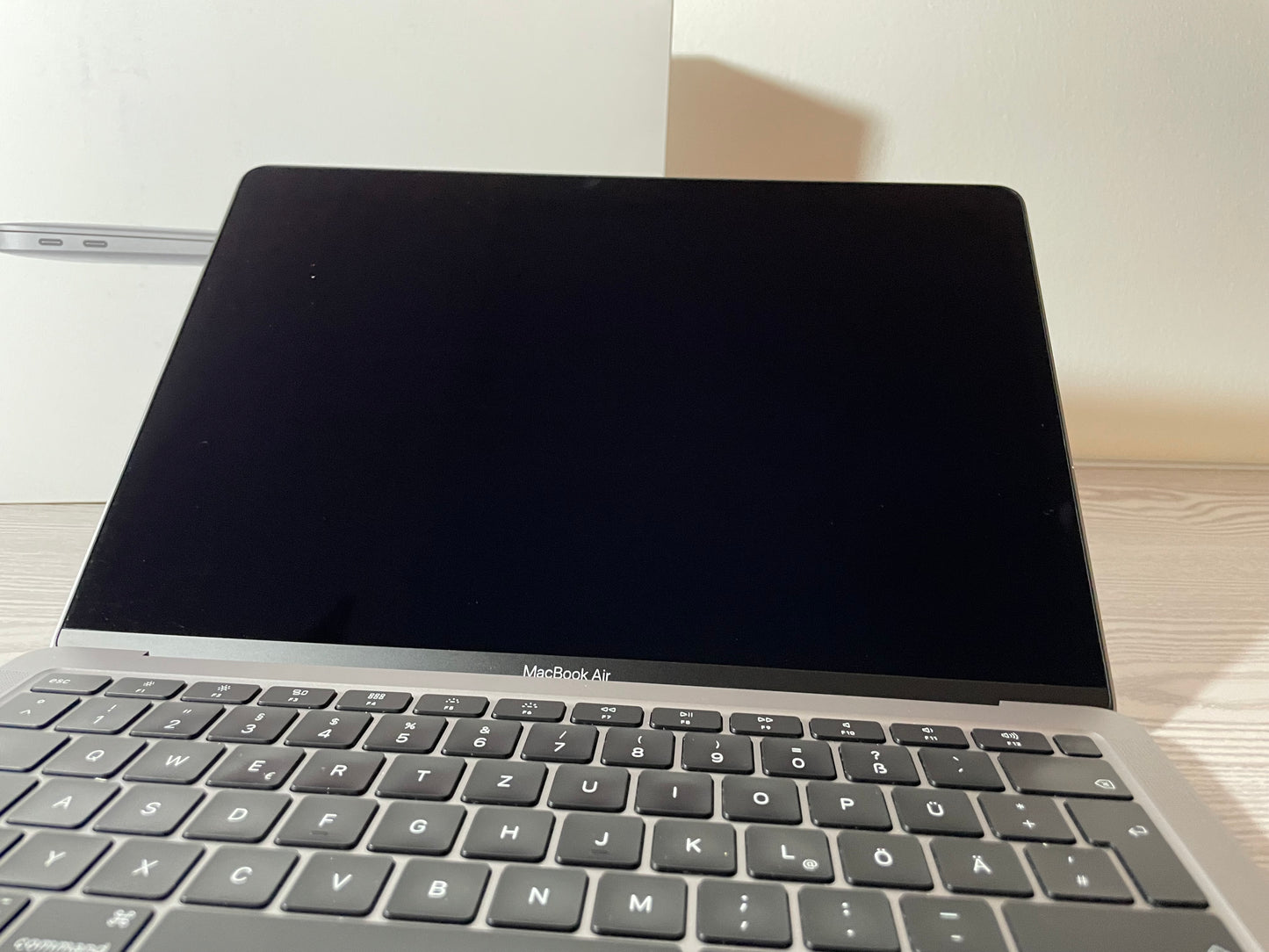 MacBook Air (2020) [13,3", Intel Core i5 1,1GHz, 16GB RAM, 256GB SSD, Intel Iris Plus Graphics 1536, macOS] argento
