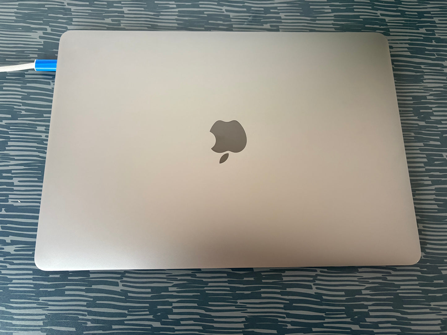 MacBook Pro (Mid 2018) [13,3", Touch Bar, Intel Core i5 2,3GHz, 8GB RAM, 256GB SSD, Intel Iris Plus Graphics 655, macOS] Grigio