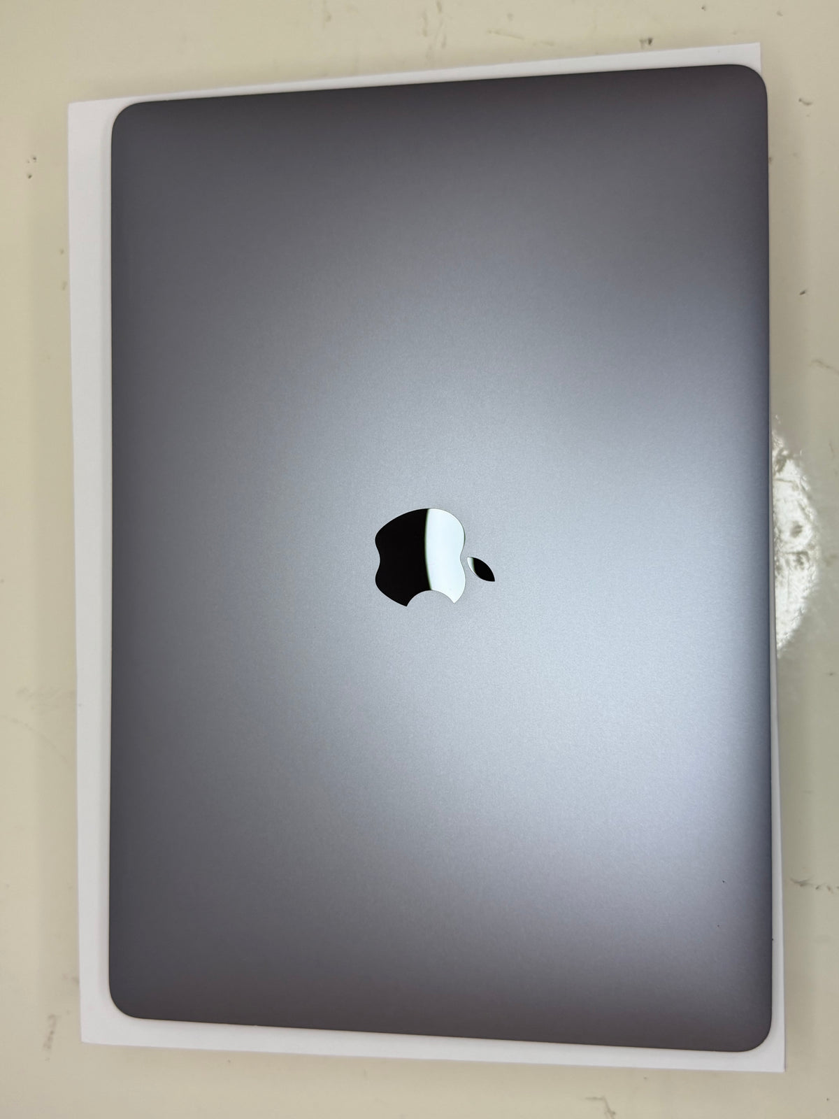 MacBook Pro (2017) [13,3", Intel Core i5 2,3GHz, 8GB RAM, 128GB SSD, Intel Iris Plus Graphics 640, macOS] Grigio