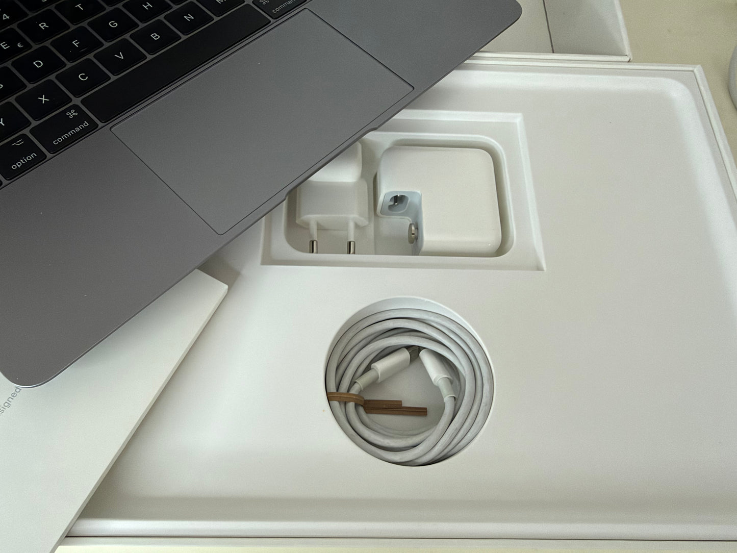 MacBook (Mid 2017) [12", Retina, Intel Core i5 1,3GHz, 8GB RAM, 512GB SSD, Intel HD Graphics 615, macOS] Grigio