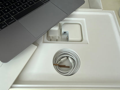 MacBook (Mid 2017) [12", Retina, Intel Core i5 1,3GHz, 8GB RAM, 512GB SSD, Intel HD Graphics 615, macOS] Grigio