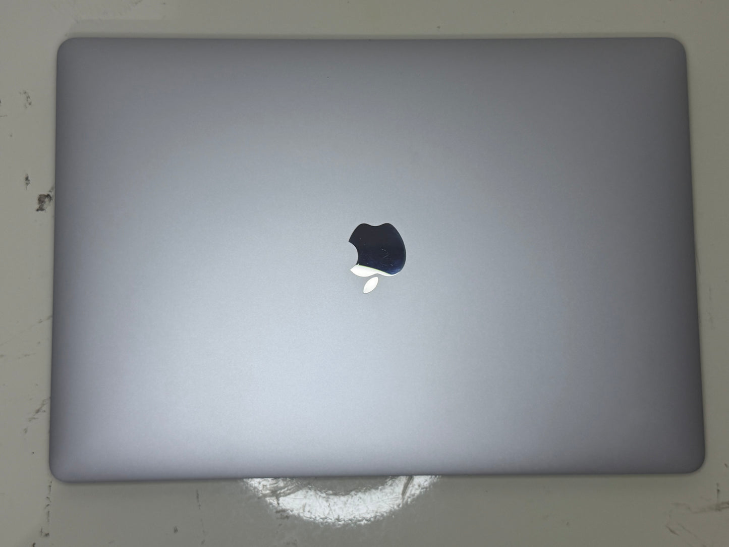 MacBook Pro (2019) [15,4", Touch Bar, Intel Core i9 2,3GHz, 16GB RAM, 512GB SSD, Intel UHD Graphics 630, Mac OS X] Grigio