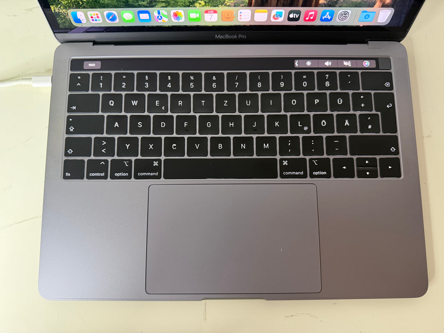 MacBook Pro (2018) [13,3", Touch Bar, Intel Core i5 2,3GHz, 8GB RAM, 256GB SSD, Intel Iris Plus Graphics 655, macOS] Grigio