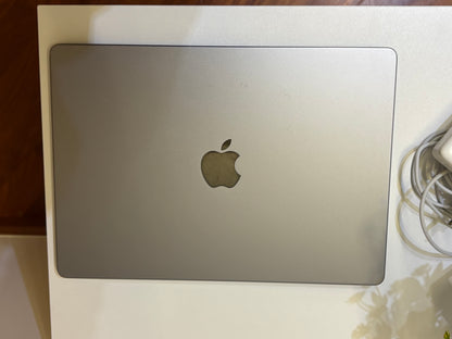 MacBook Pro (2021) [14", Apple M1 Pro 10 Core, 16GB RAM, 512GB SSD, Apple 16 Core, macOS] Grigio