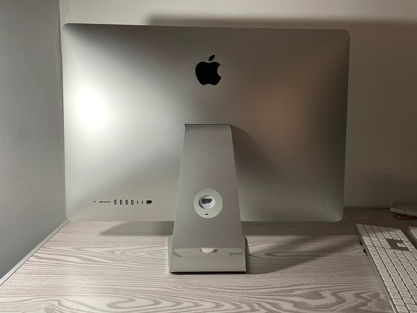 iMac (2019) [27", i5 3.1GHz, 16GB RAM, 1TB SSD, Radeon Pr0 575X 4GB, macOS] argento