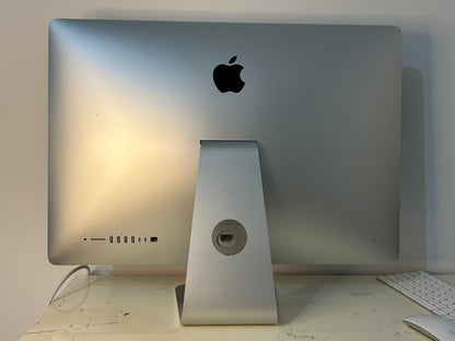 iMac (2019) [27", 5K, Retina, Intel Core i5 3,7GHz, 48GB RAM, 3TB Fusion Drive + 128GB SSD, AMD Radeon Pro 580X, macOS] argento