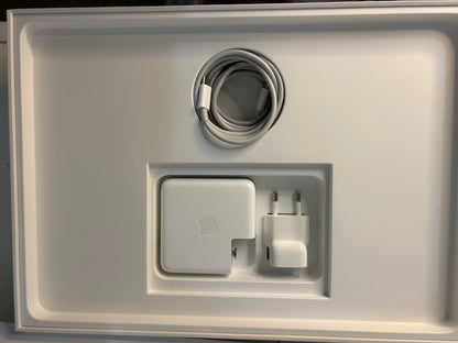 MacBook Pro (2019) [13,3", Touch Bar, Intel Core i5 1,4GHz, 8GB RAM, 256GB SSD, Intel Iris Plus Graphics 645, Mac OS X] Grigio