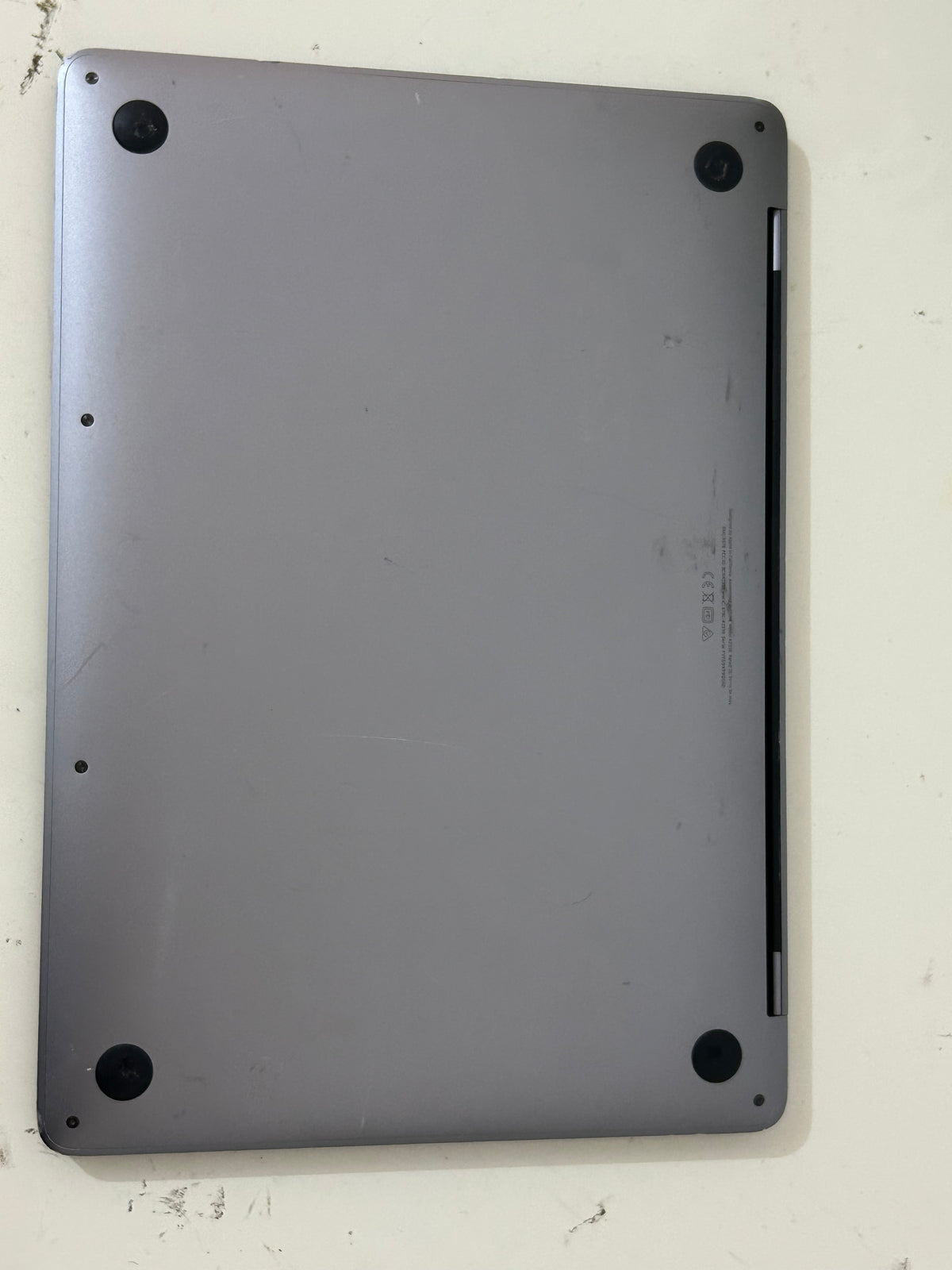 MacBook Pro (2020) M1 [13,3", Touch Bar, Apple M1 3,2GHz, 8GB RAM, 256GB SSD, Apple 8 Core, macOS] Grigio