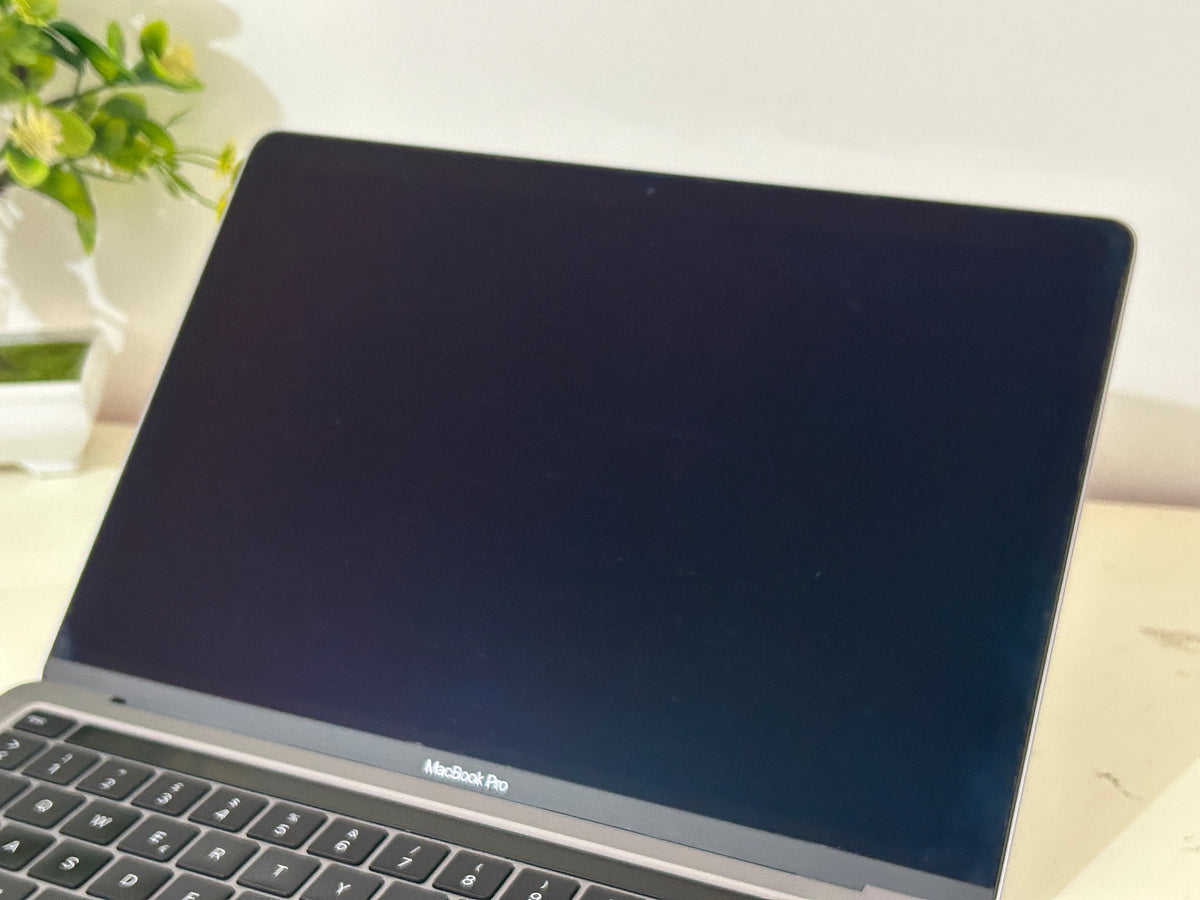 MacBook Pro (2020) M1 [13,3", Touch Bar, Apple M1 3,2GHz, 8GB RAM, 256GB SSD, Apple 8 Core, macOS] Grigio