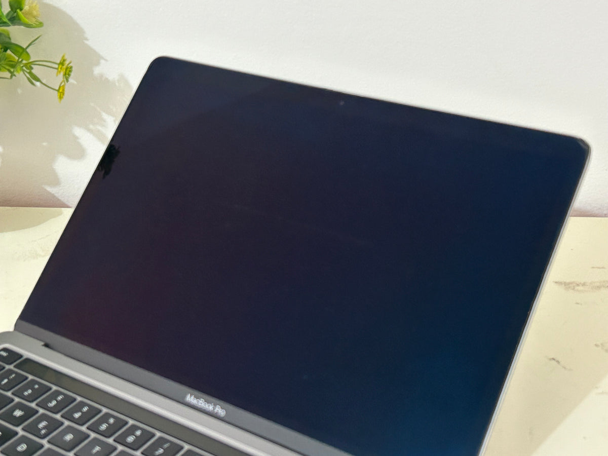 MacBook Pro (2020) M1 [13,3", Touch Bar, Apple M1 3,2GHz, 8GB RAM, 256GB SSD, Apple 8 Core, macOS] Grigio