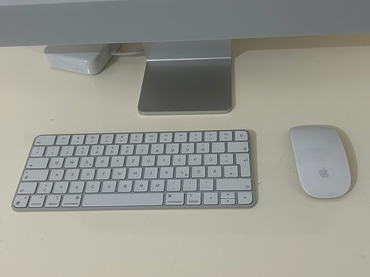 iMac (Mid 2021) [24", Apple M1 8 Core CPU, 8GB RAM, 256GB SSD, Apple 8 Core, macOS] Argento
