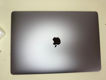 MacBook Pro (2019) [15,4", Touch Bar, Intel Core i9 2,3GHz, 16GB RAM, 512GB SSD, AMD Radeon Pro 560X, Mac OS X] Grigio
