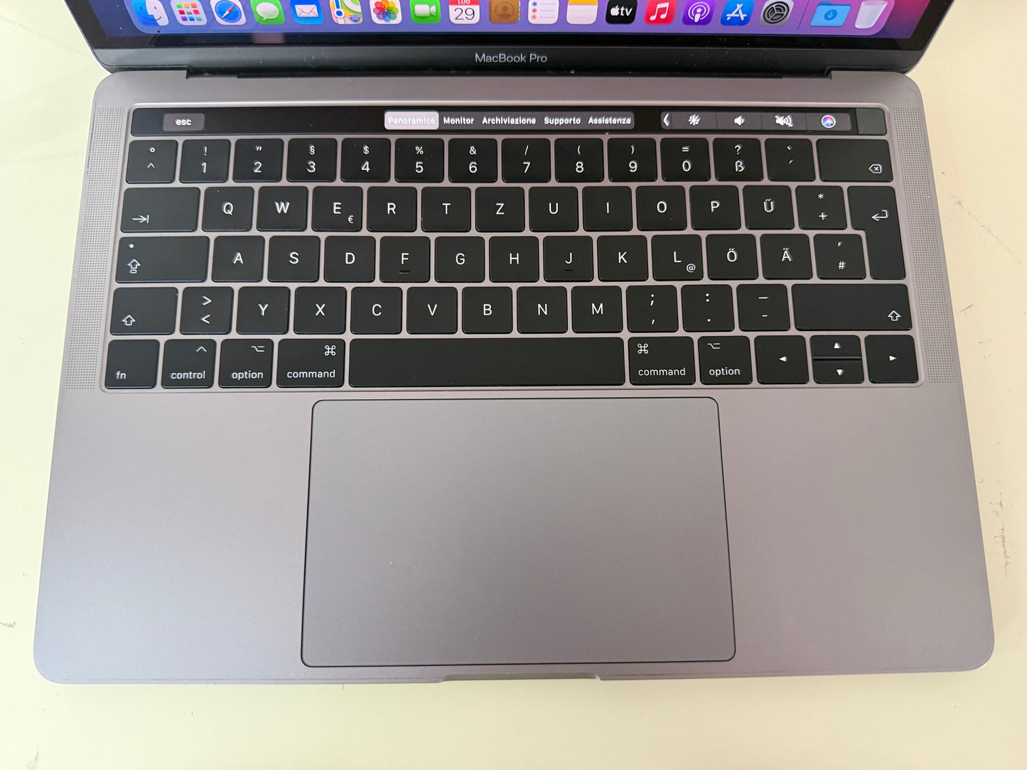 MacBook Pro (2017) [13,3", Touch Bar, Intel Core i5 3,1GHz, 8GB RAM, 256GB SSD, Intel Iris Plus Graphics 650, macOS] grigio