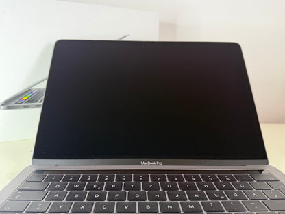 MacBook Pro (2017) [13,3", Touch Bar, Intel Core i5 3,1GHz, 8GB RAM, 256GB SSD, Intel Iris Plus Graphics 650, macOS] grigio
