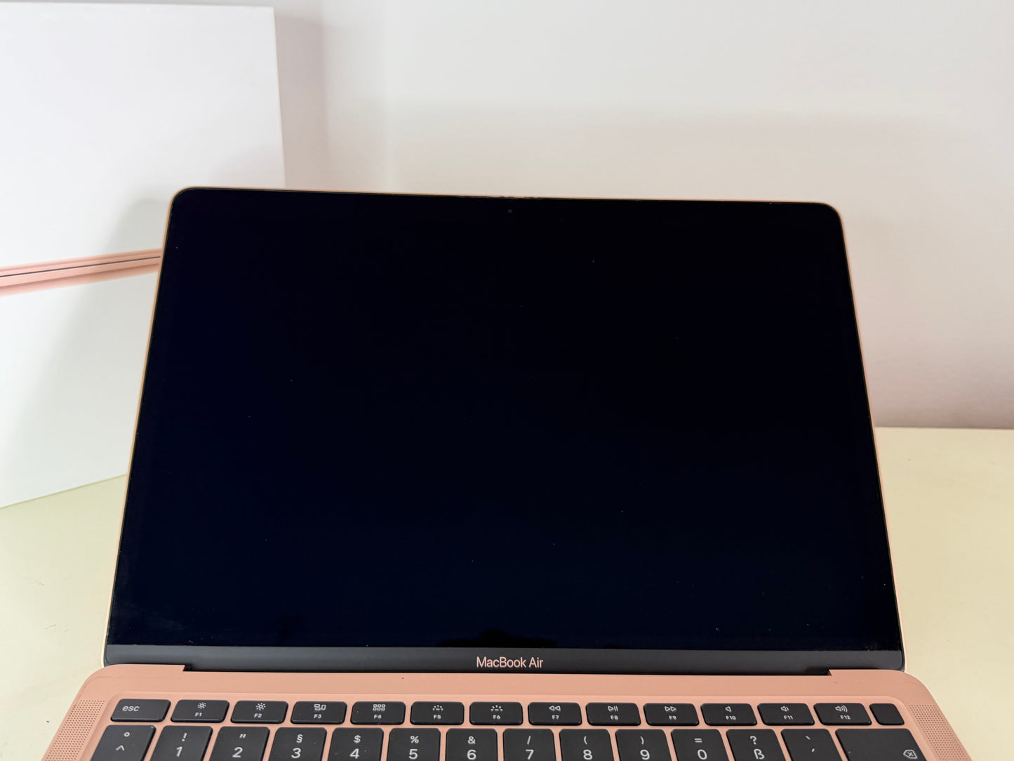 MacBook Air (Mid 2020) [13,3", Retina, Intel Core i5 1,1GHz, 8GB RAM, 256GB SSD, Intel Iris Plus Graphics, macOS] Oro Rosa