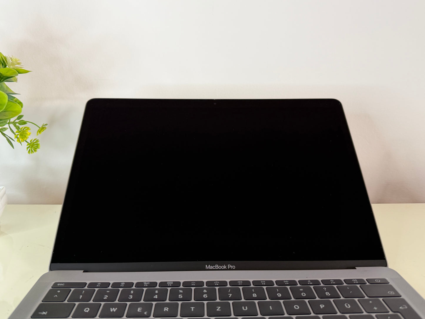 MacBook Pro (2017) [13,3", Intel Core i5 2,3GHz, 8GB RAM, 128GB SSD, Intel Iris Plus Graphics 640, macOS] GRIGIO