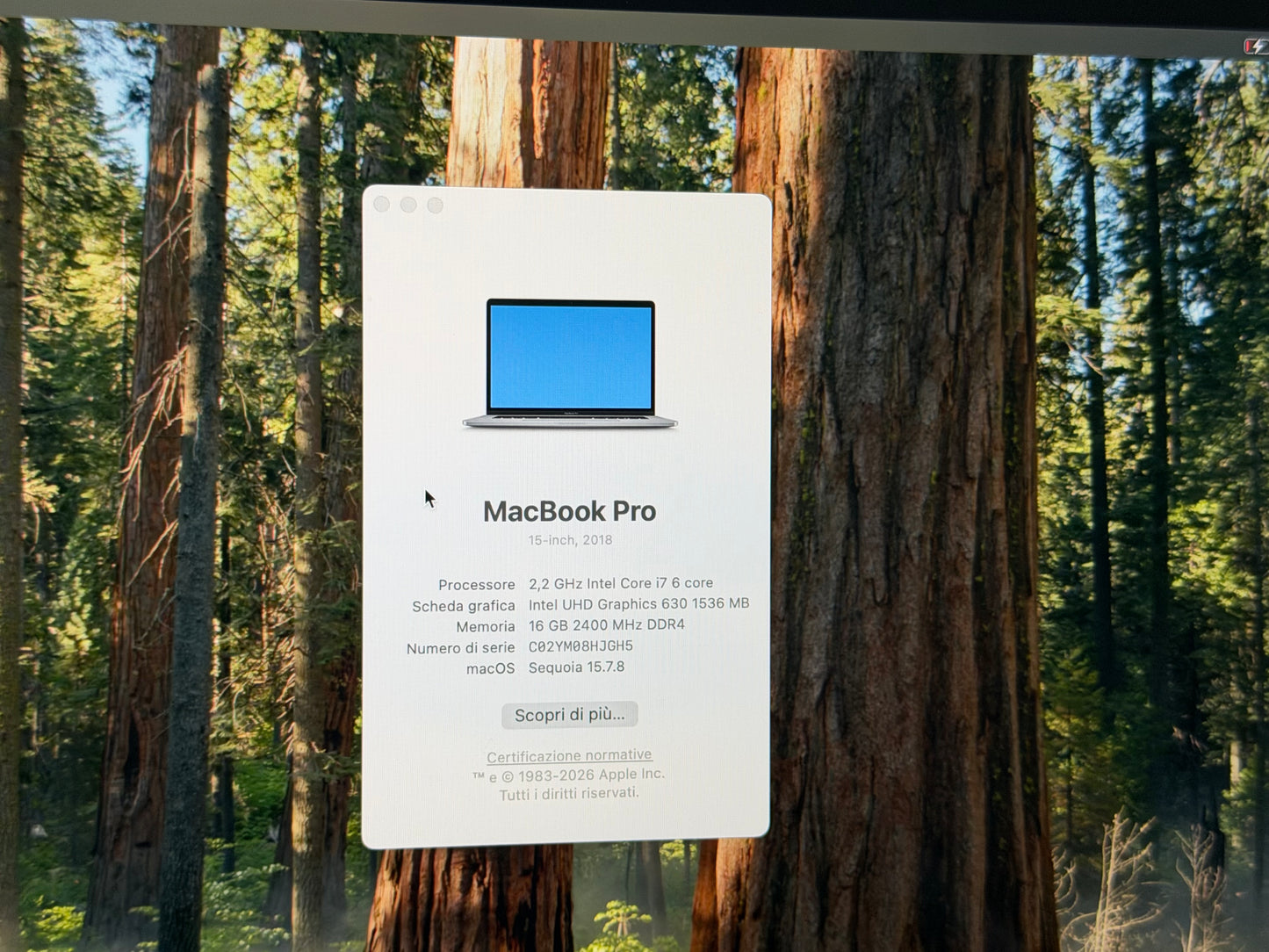 MacBook Pro (2018) [15,4", Touch Bar, Intel Core i7 2,2GHz, 16GB RAM, 512GB SSD, AMD Radeon Pro 555X, macOS] grigio