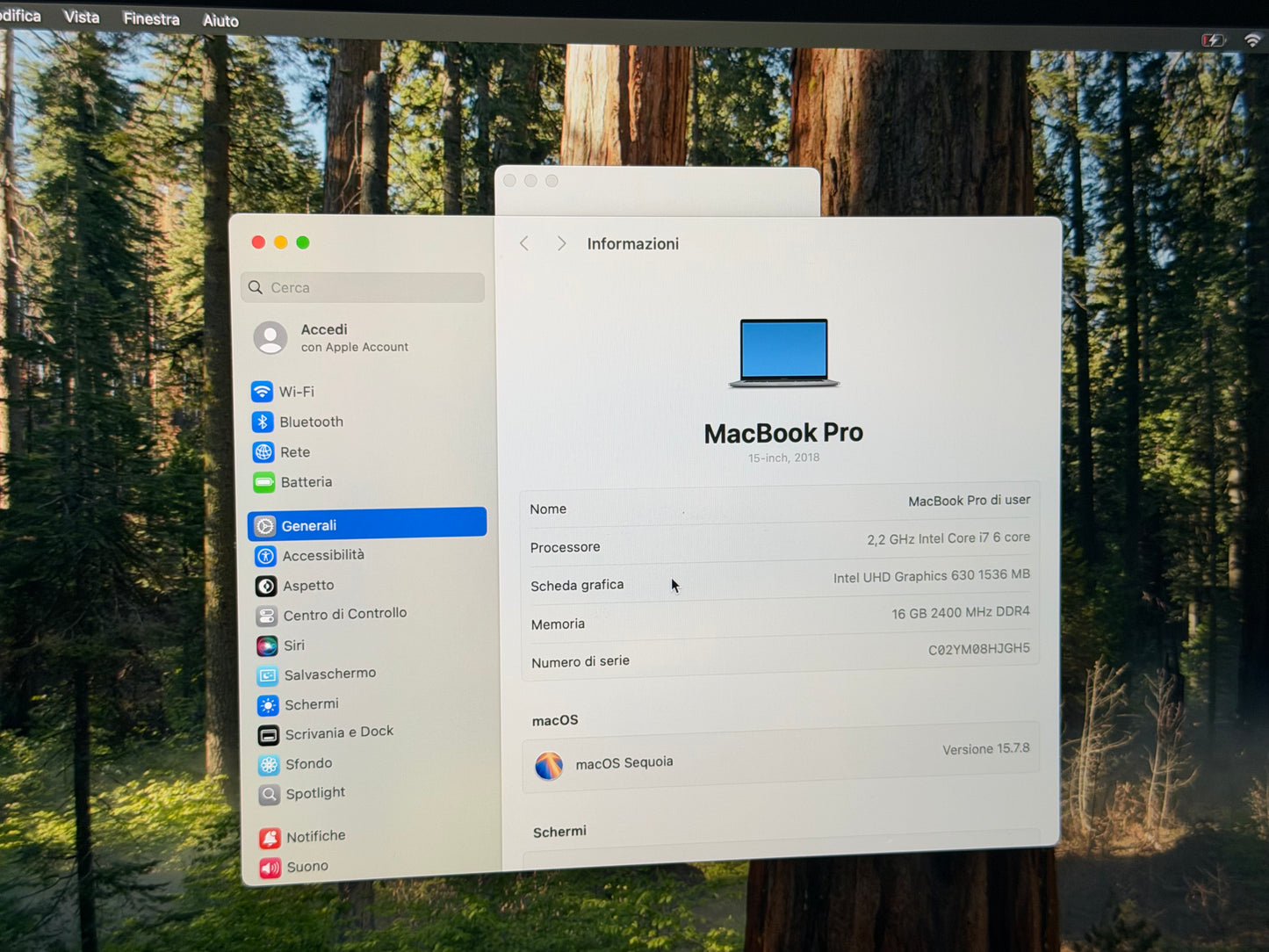 MacBook Pro (2018) [15,4", Touch Bar, Intel Core i7 2,2GHz, 16GB RAM, 512GB SSD, AMD Radeon Pro 555X, macOS] grigio