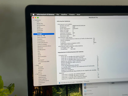 MacBook Pro (2018) [15,4", Touch Bar, Intel Core i7 2,2GHz, 16GB RAM, 512GB SSD, AMD Radeon Pro 555X, macOS] grigio