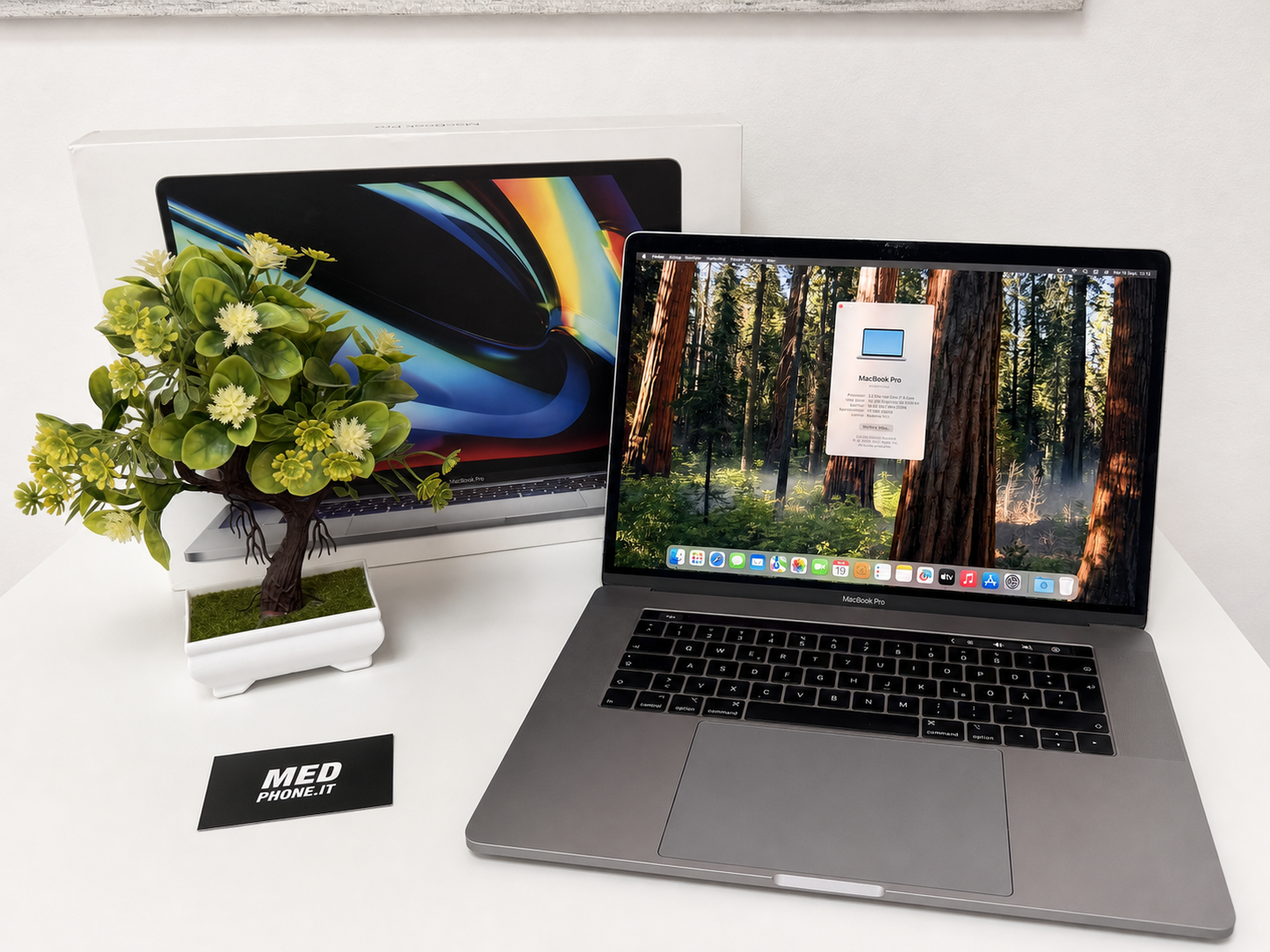 MacBook Pro (Mid 2018) [15,4", Touch Bar, Intel Core i7 2,2GHz, 16GB RAM, 256GB SSD, AMD Radeon Pro 555X, macOS] grigio